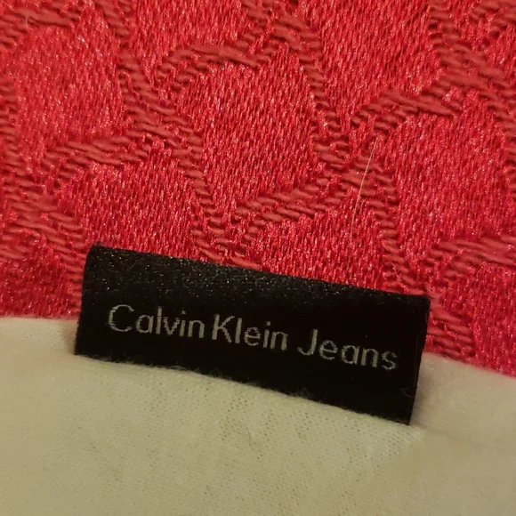 Calvin Klein Tshirt - Picture 4 of 5